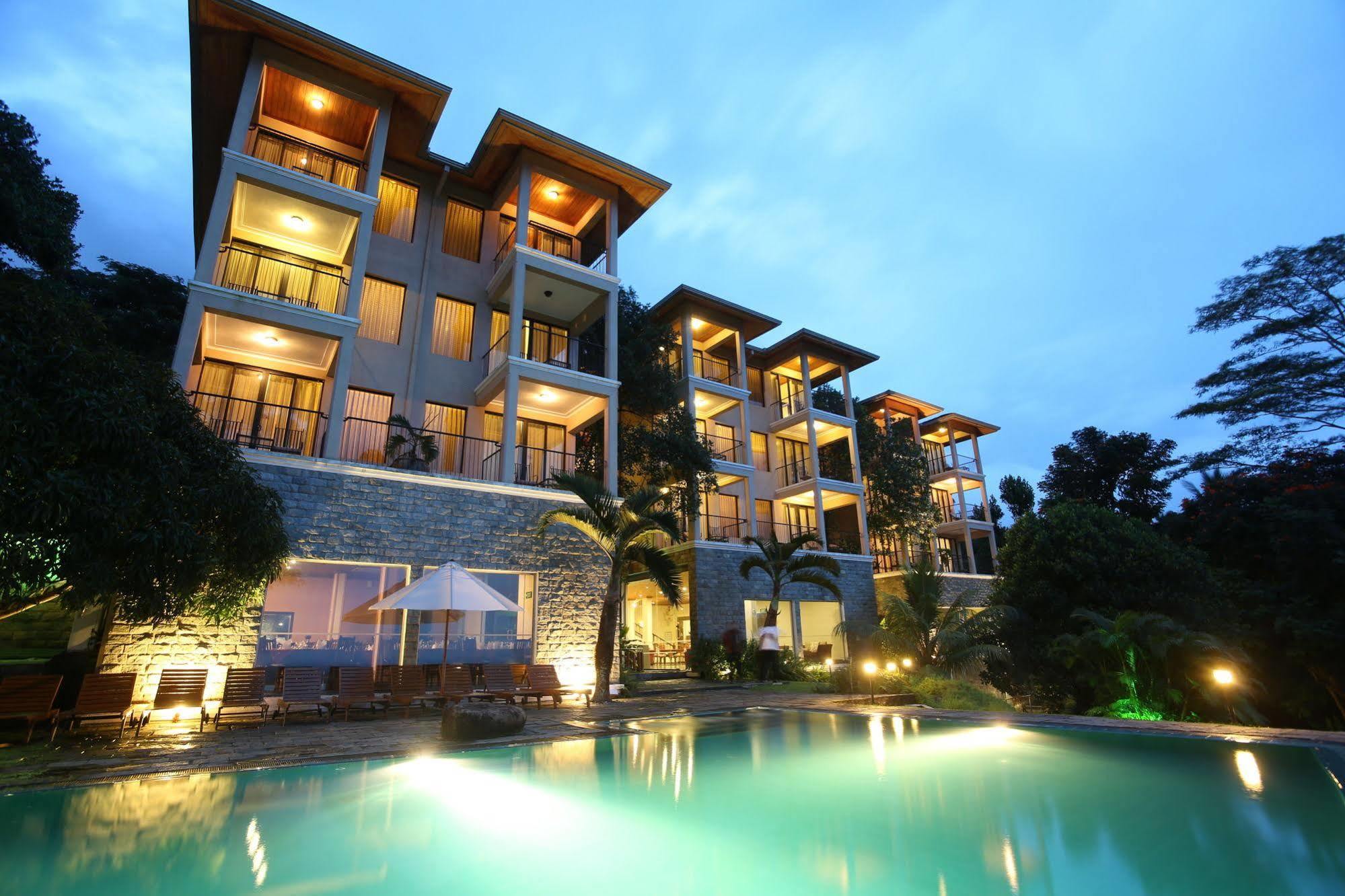 Randholee Resort & Spa Kandy Exterior photo